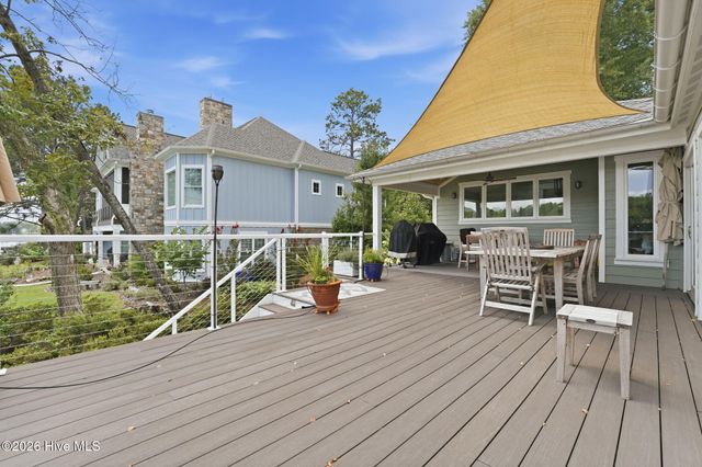 660 Lake Forest Drive SE, Pinehurst, NC 28374