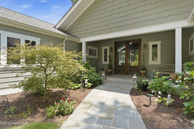660 Lake Forest Drive SE, Pinehurst, NC 28374