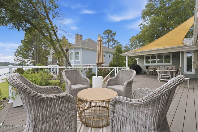 660 Lake Forest Drive SE, Pinehurst, NC 28374