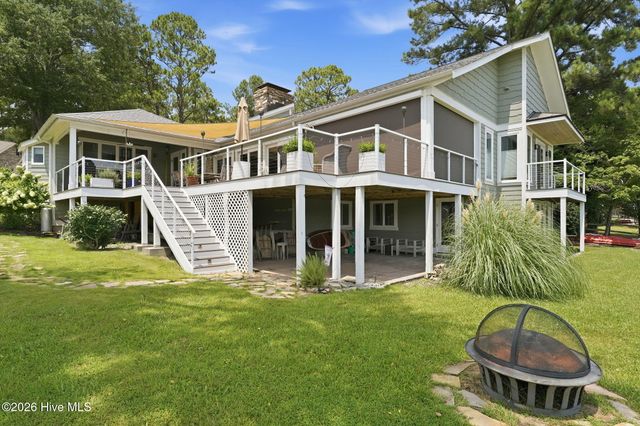 660 Lake Forest Drive SE, Pinehurst, NC 28374