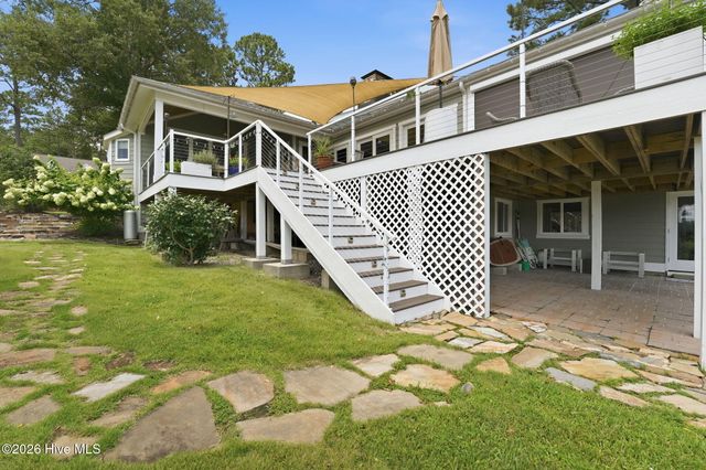 660 Lake Forest Drive SE, Pinehurst, NC 28374