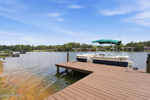 660 Lake Forest Drive SE, Pinehurst, NC 28374