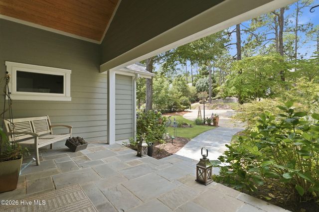 660 Lake Forest Drive SE, Pinehurst, NC 28374