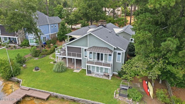 660 Lake Forest Drive SE, Pinehurst, NC 28374