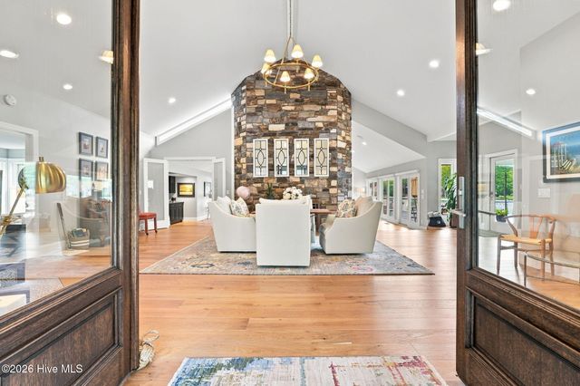 660 Lake Forest Drive SE, Pinehurst, NC 28374
