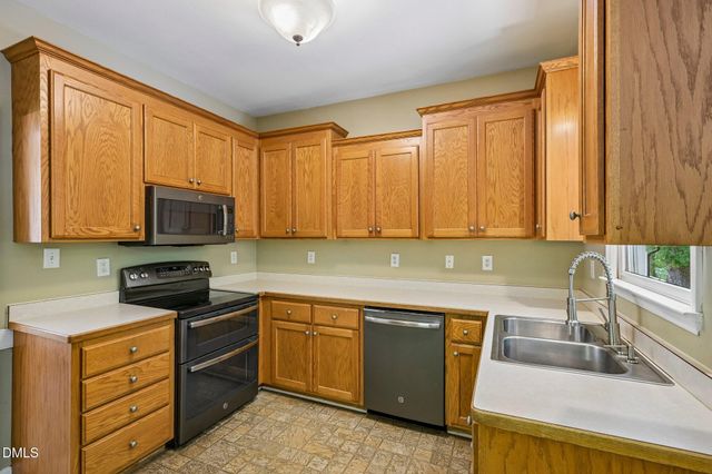 412 W Ballentine Street, Holly Springs, NC 27540