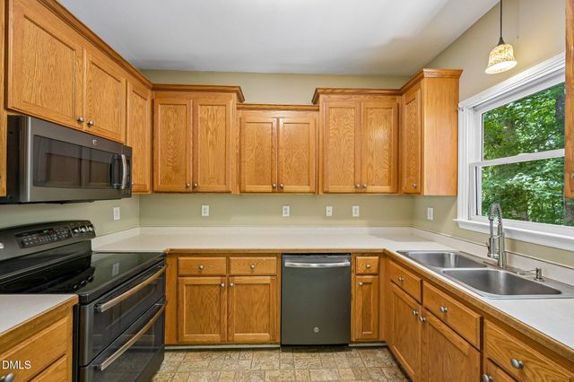 412 W Ballentine Street, Holly Springs, NC 27540