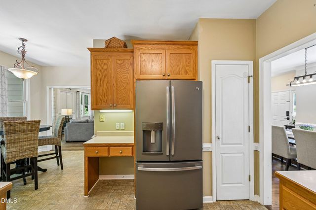412 W Ballentine Street, Holly Springs, NC 27540