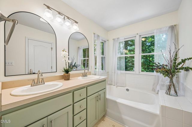 412 W Ballentine Street, Holly Springs, NC 27540