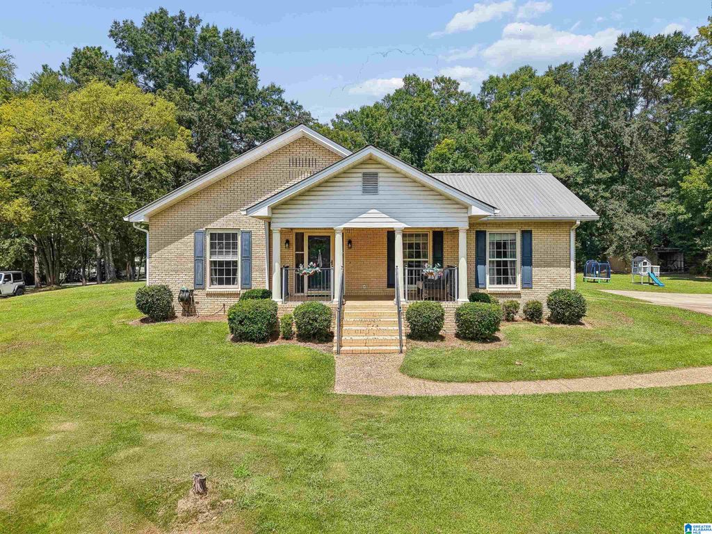 102 HIGHWAY 25 E, Columbiana, AL 35051