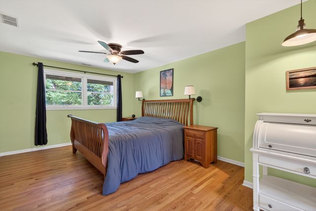 39700 N Dilleys Road, Wadsworth, IL 60083