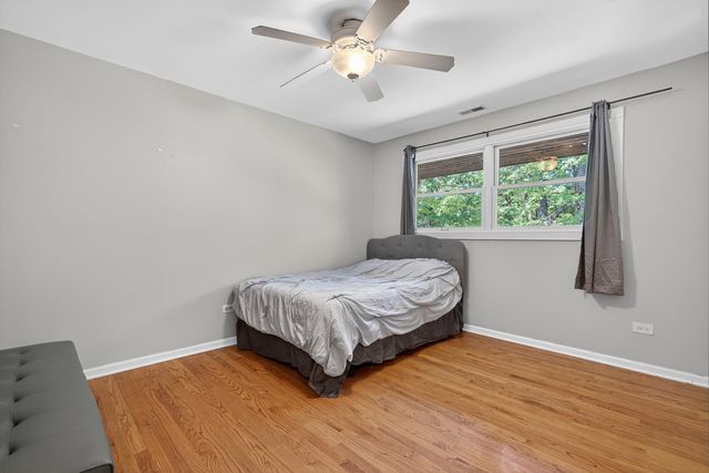 39700 N Dilleys Road, Wadsworth, IL 60083