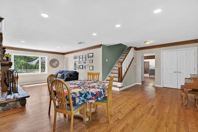 39700 N Dilleys Road, Wadsworth, IL 60083