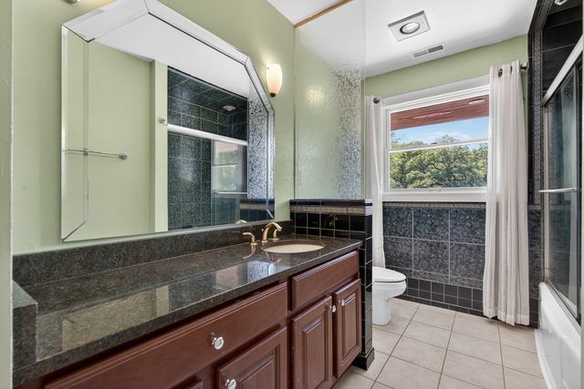 39700 N Dilleys Road, Wadsworth, IL 60083