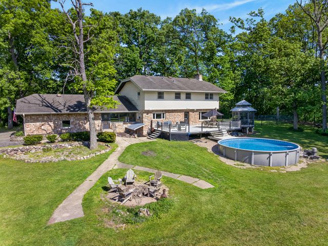 39700 N Dilleys Road, Wadsworth, IL 60083