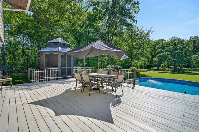39700 N Dilleys Road, Wadsworth, IL 60083