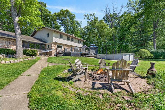 39700 N Dilleys Road, Wadsworth, IL 60083