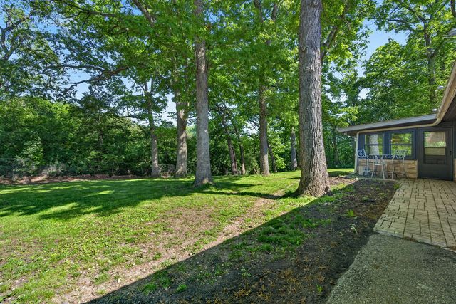 39700 N Dilleys Road, Wadsworth, IL 60083