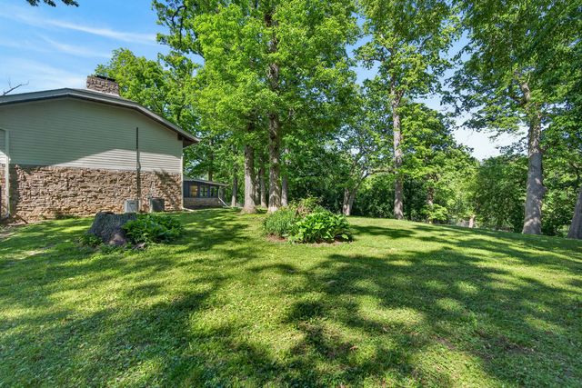 39700 N Dilleys Road, Wadsworth, IL 60083