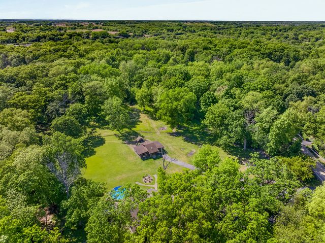 39700 N Dilleys Road, Wadsworth, IL 60083