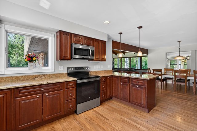 39700 N Dilleys Road, Wadsworth, IL 60083