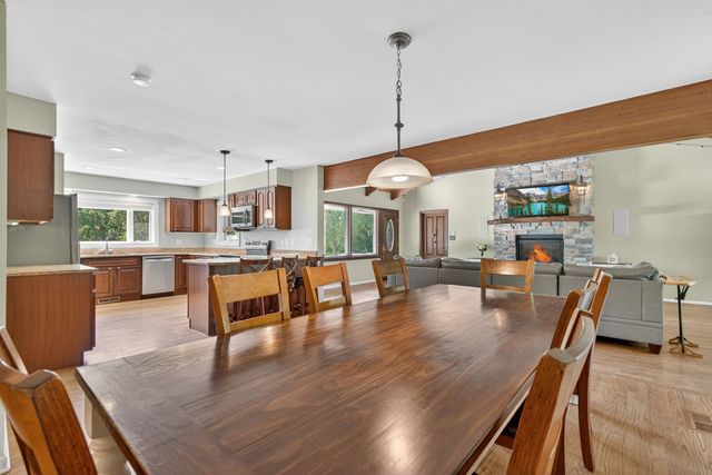 39700 N Dilleys Road, Wadsworth, IL 60083