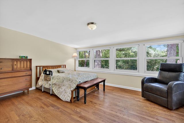 39700 N Dilleys Road, Wadsworth, IL 60083
