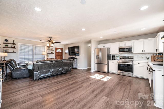 1355 Millrace Drive, Conover, NC 28613