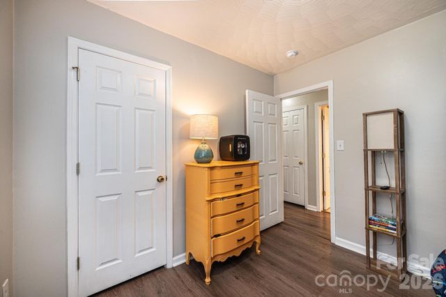 1355 Millrace Drive, Conover, NC 28613