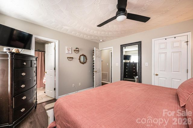 1355 Millrace Drive, Conover, NC 28613