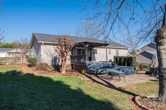 1355 Millrace Drive, Conover, NC 28613