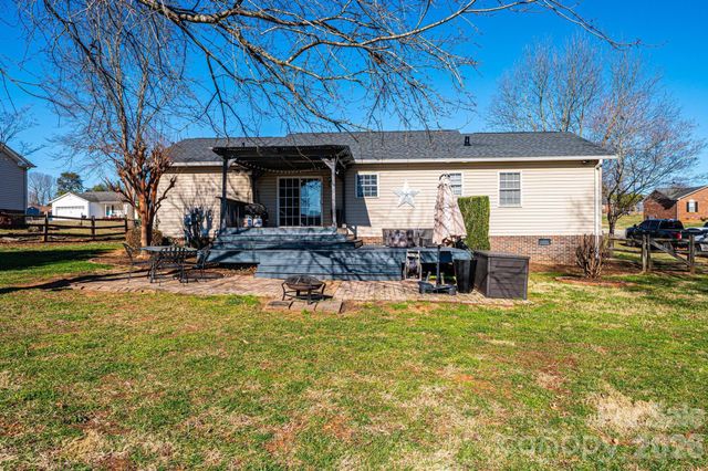 1355 Millrace Drive, Conover, NC 28613
