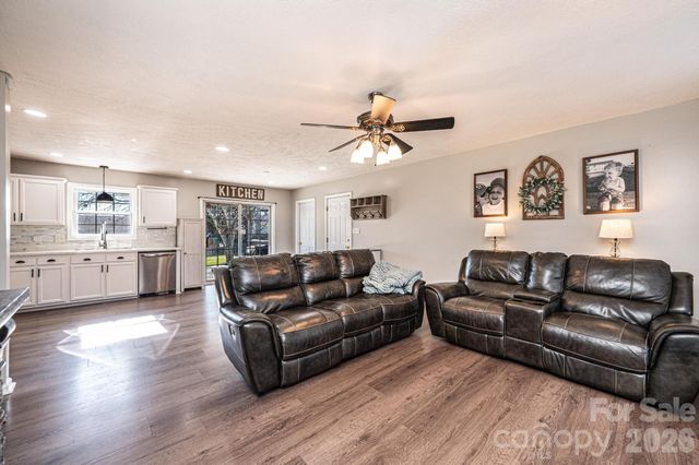 1355 Millrace Drive, Conover, NC 28613