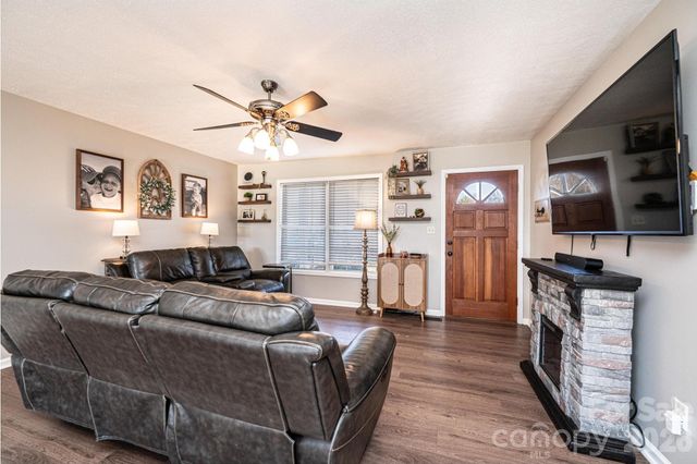 1355 Millrace Drive, Conover, NC 28613