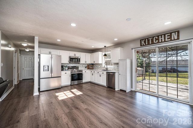 1355 Millrace Drive, Conover, NC 28613