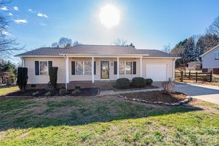 1355 Millrace Drive, Conover, NC 28613