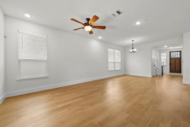 544 Ayinger LN, Austin, TX 78728