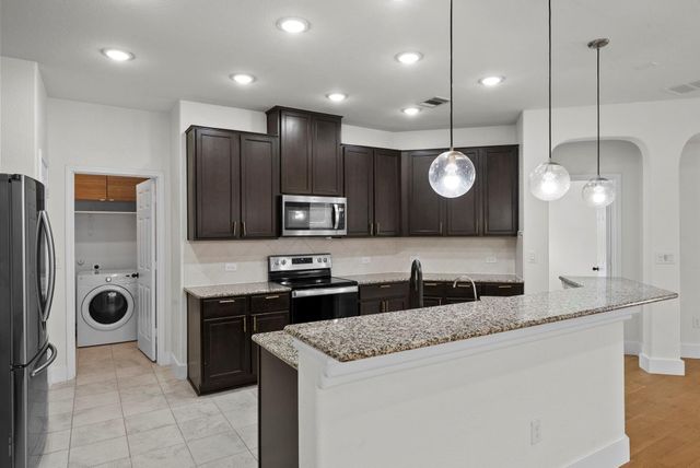 544 Ayinger LN, Austin, TX 78728