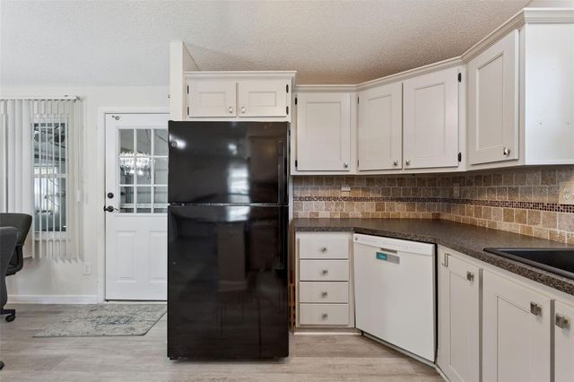 1612 E SCHWARTZ BOULEVARD, Lady Lake, FL 32159