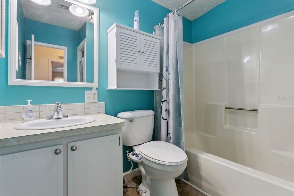 Image 16 of property listing at 1612 E SCHWARTZ BOULEVARD, Lady Lake, FL 32159