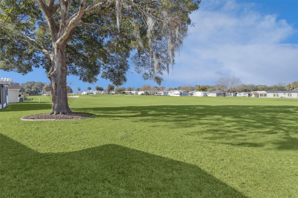 Image 20 of property listing at 1612 E SCHWARTZ BOULEVARD, Lady Lake, FL 32159