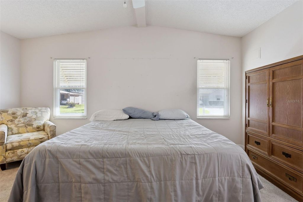 Image 10 of property listing at 1612 E SCHWARTZ BOULEVARD, Lady Lake, FL 32159