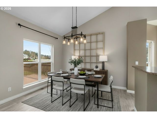 703 E STONECREEK Dr, La Center, WA 98629