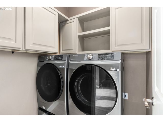 703 E STONECREEK Dr, La Center, WA 98629