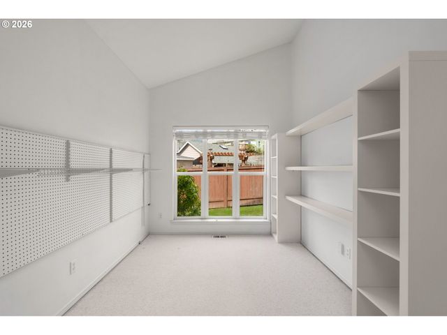 703 E STONECREEK Dr, La Center, WA 98629