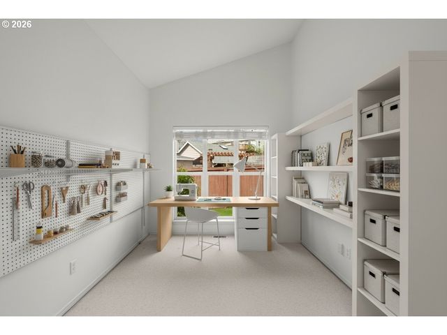 703 E STONECREEK Dr, La Center, WA 98629