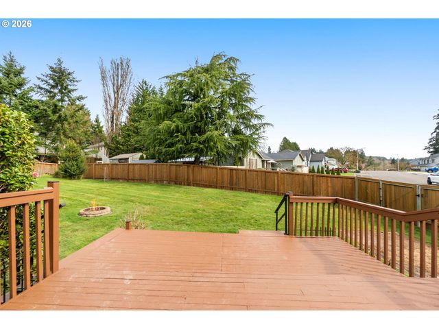 703 E STONECREEK Dr, La Center, WA 98629