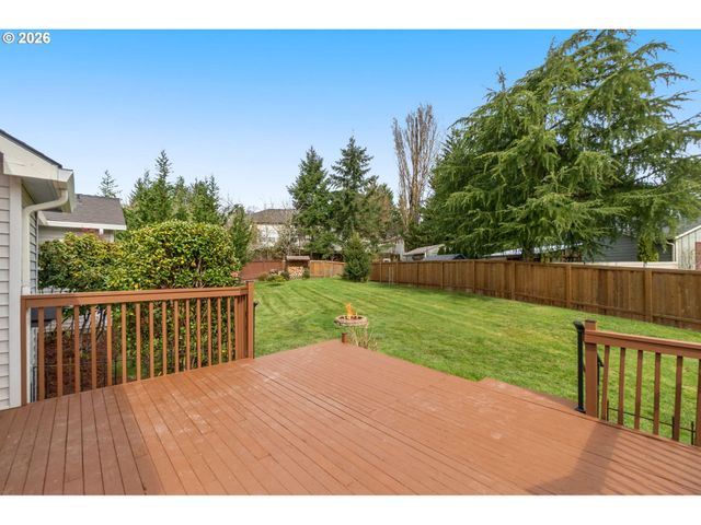 703 E STONECREEK Dr, La Center, WA 98629