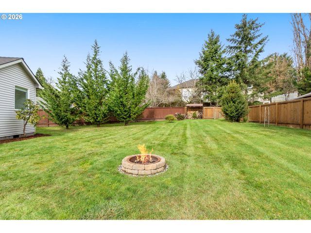 703 E STONECREEK Dr, La Center, WA 98629
