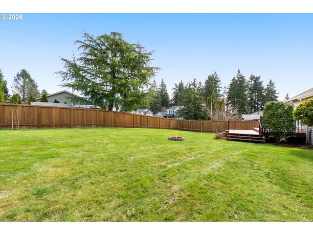 703 E STONECREEK Dr, La Center, WA 98629